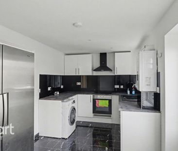 3 bedroom terraced house to rent - Photo 4