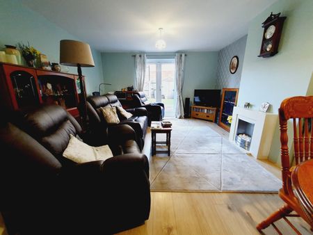 2 bedroom terraced house to rent - Photo 5