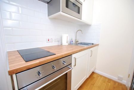Studio to rent - Photo 2