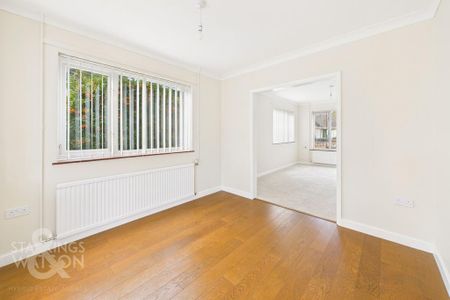 3 bedroom detached house to rent - Photo 2