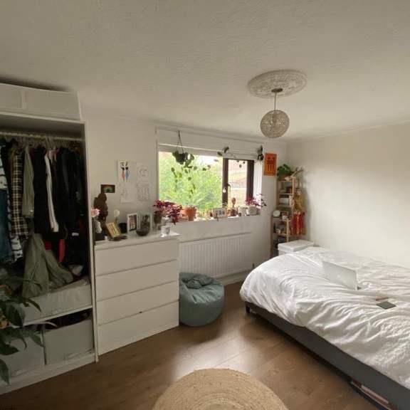 1 bedroom in a house share to rent - Photo 1