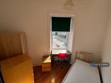 5 bedroom flat to rent - Photo 4