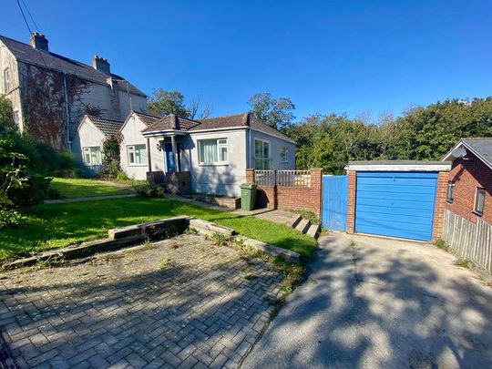 Treetops, Worsley Road, PO31 - Photo 1