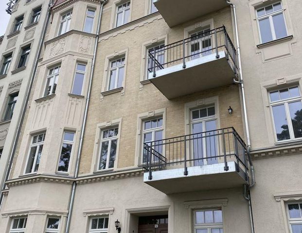 Erstbezug mit Balkon - Foto 1