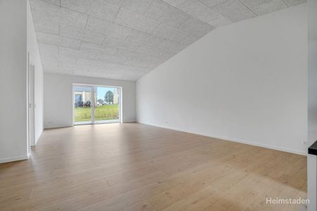 Skøn lejebolig på Overmarken med parkering og egen have - Photo 4