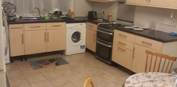 2 bedroom house share to rent - Photo 2