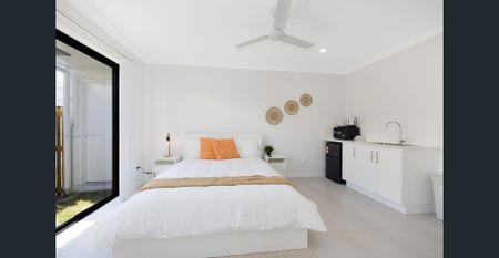 🏡 Private Rooms in rooming house / Last Room for Rent / $375 per week / Furnished / All utilities Included - Photo 2