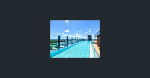 Light Filled Corner Apartment - Photo 1