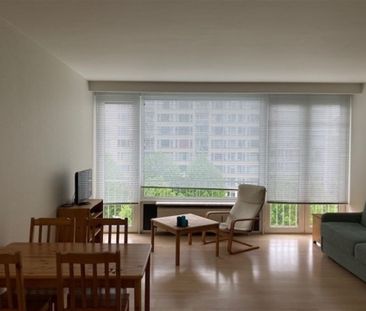 Knusse, gemeubelde studio gelegen op de 5de verdieping - Photo 2