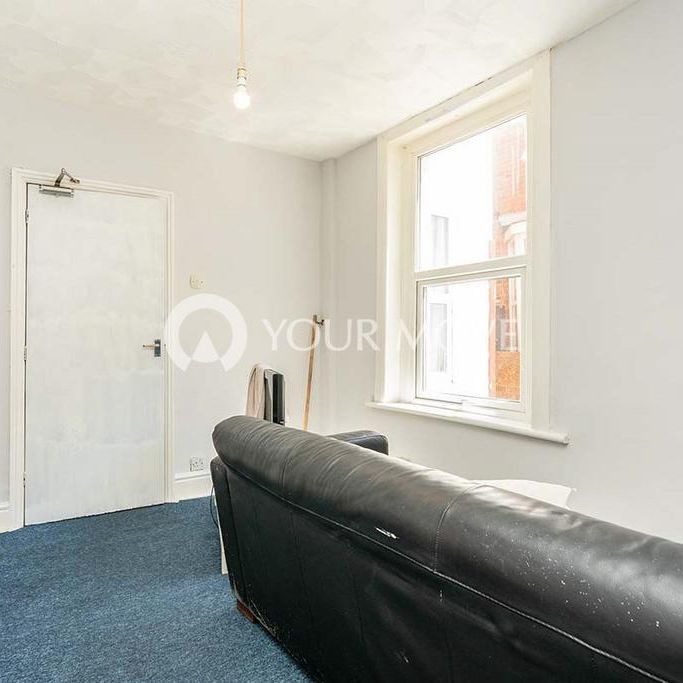 4 bedroom semi-detached house to rent - Photo 1