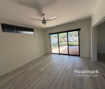 Large Modern Home - Photo 1