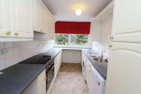 Long Green, Chigwell, IG7 - Photo 2