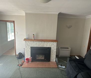 Currently being renovated 3-bedroom home - Photo 1