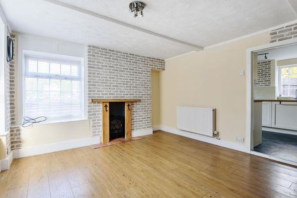 2 bedroom terraced house to rent - Photo 1