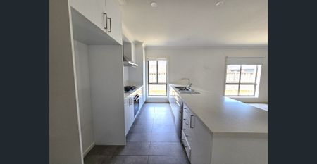Luxury & Spacious Four Bedrooms Home Available! - Photo 5