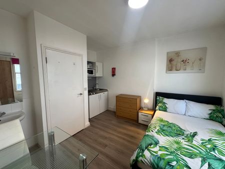 Double Bedsit - Photo 4