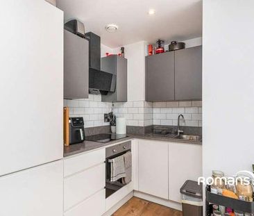 Grandview, Farnborough Road, Farnborough, GU14 - Photo 2