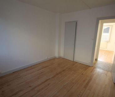 5 RUE AMBROISE PARE : Proche centre ville et gare, au 1er étage, ap... - Photo 4