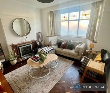 1 bedroom in a house share to rent - Photo 2