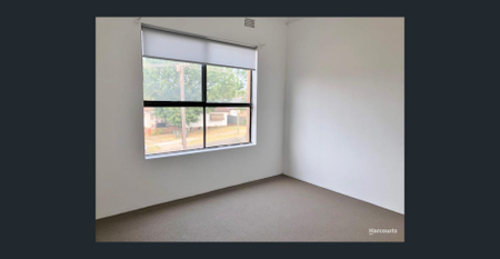 Spacious First Floor Apartment in Prime Location... - Photo 5