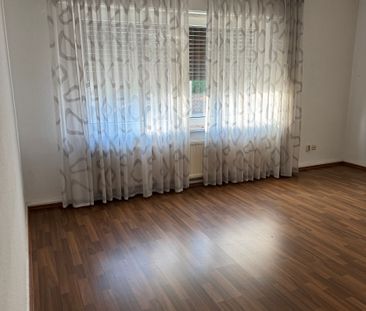 Essen Frohnhausen Grenze Holsterhausen. Erdgeschoss. Für Selbstreno... - Foto 1