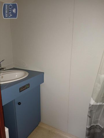 Location Appartement 3 pièces 85m² ST ETIENNE 42000 - Photo 4