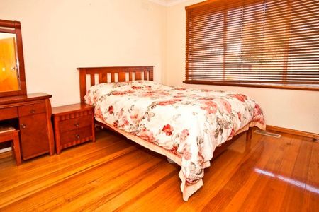 1 Marna Court, Noble Park - Photo 3