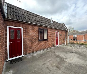 3 bedroom flat to rent - Photo 4