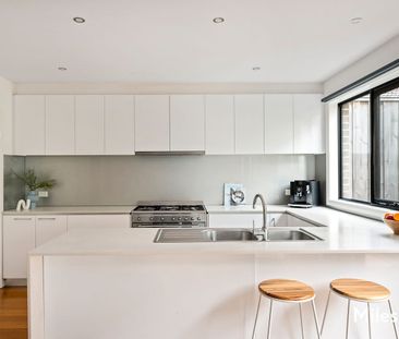 STYLISH & SPACIOUS - Photo 5