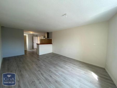 Location Appartement 1 pièce 38m² CRECHES SUR SAONE 71680 - Photo 2