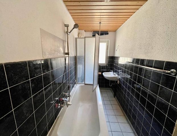 Helle Wohnung, ruhig gelegen mit Terrasse! - Foto 1