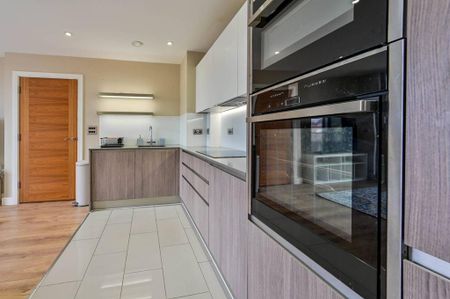 2 bedroom flat to rent - Photo 2