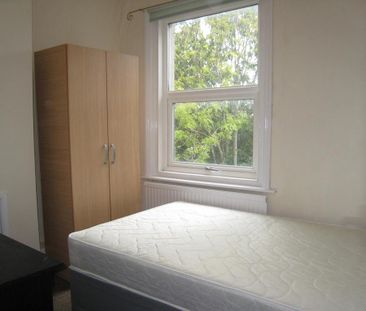 4 bedroom terraced house to rent - Photo 6