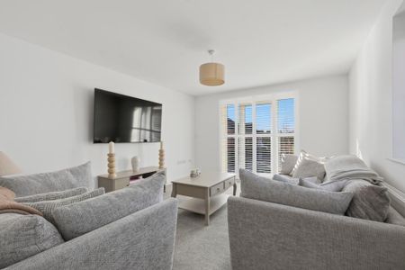 2 bedroom semi-detached house to rent - Photo 3