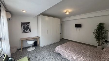 Room in a shared 5-bedroom apartment for rent in Morvedre - Photo 4