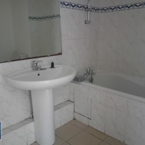 Location Appartement 3 pièces 51m² LE TAMPON 97430 - Photo 2