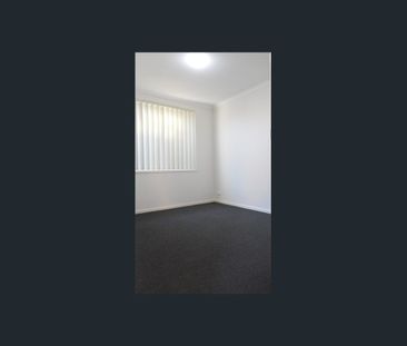 Two bedroom granny flat in a superb location. - Photo 2