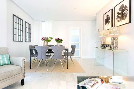 Plaza de la Encarnación, Sevilla, Andalusia 41003 - Photo 4