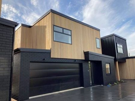 Trendy Brand New Townhouse - Photo 4