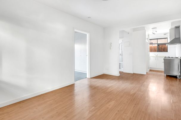 1/38 Sycamore Grove, Balaclava VIC 3183 - Apartment For Rent | Domain - Photo 1