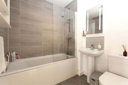 Holts Crest Way, Leeds City Centre, LS12 2AH - Photo 3