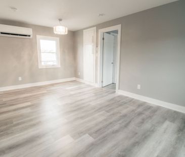 ** NEWLY RENOVATED ** 3 BEDROOM APARTMENT IN ST. CATHARINES!! - Photo 3