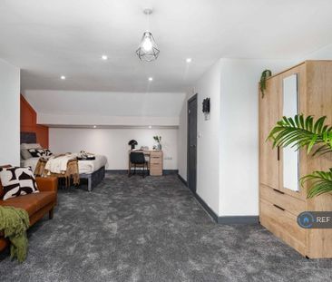 1 bedroom in a house share to rent - Photo 4