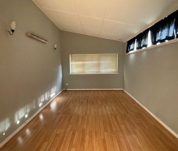 39 Searle Road, Ardross - Photo 4