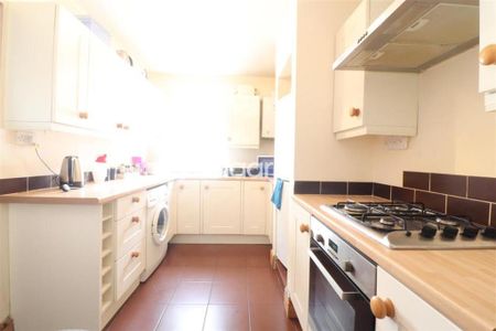 1 bedroom in a house share to rent - Photo 3