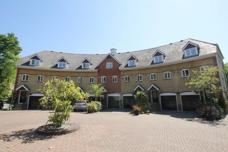 4 bedroom townhouse to rent - Photo 5