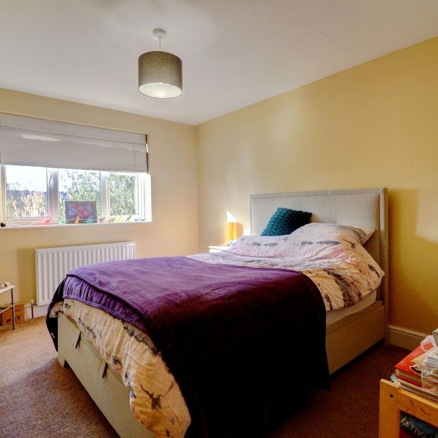 4 bedroom detached house to rent, - Photo 1