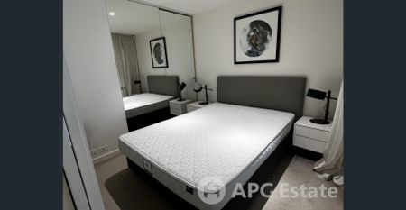 Modern South Yarra Apartment with Balcony, Gym, Pool & Prime Location - Photo 2