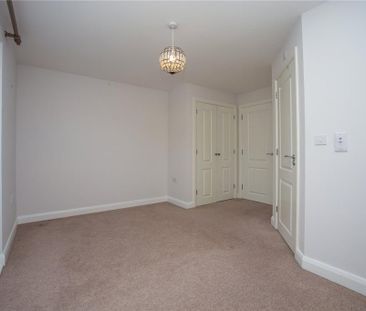 3 bedroom semi-detached house to rent - Photo 6