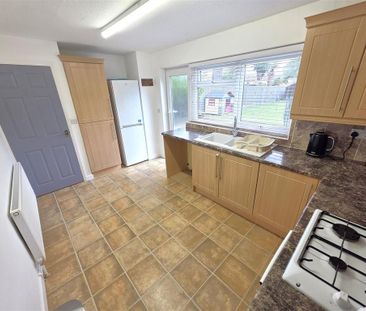 3 bedroom detached house to rent - Photo 4